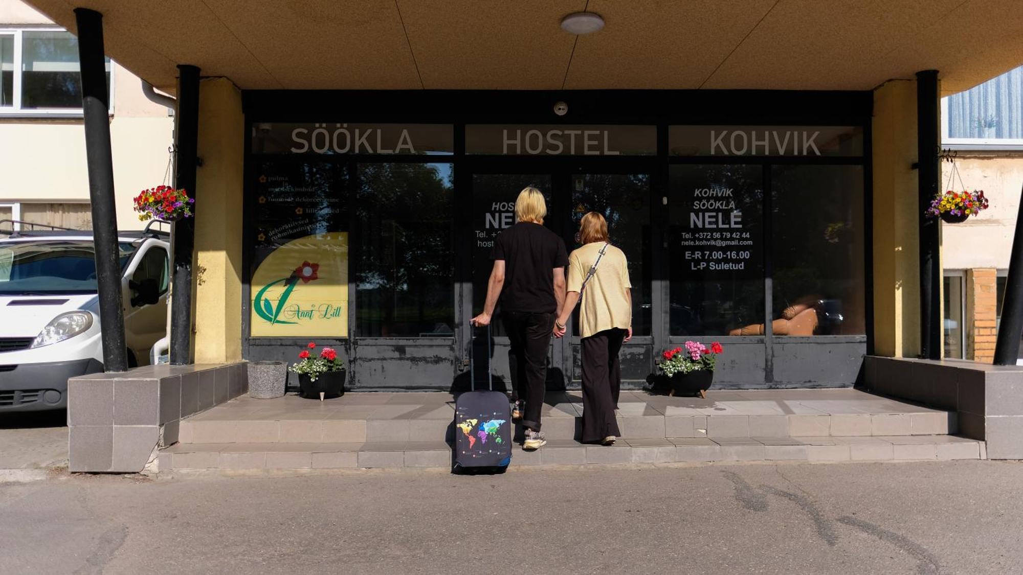 Nele Hostel *